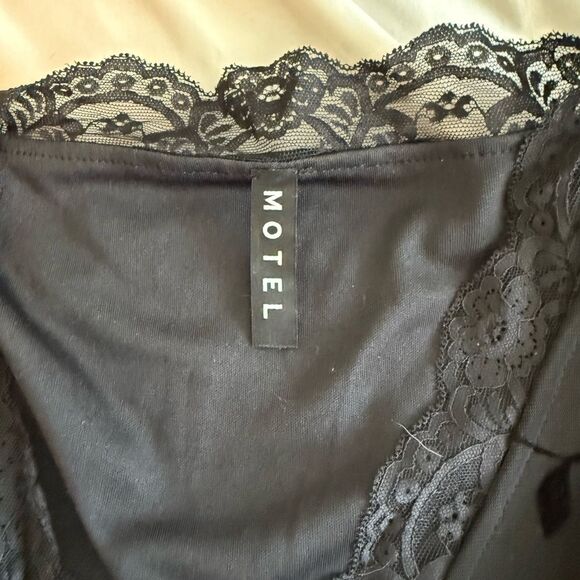 Motel Sriti Mini Dress In Rose Flock Black - Picture 3 of 3